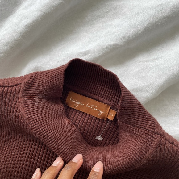 Fitted Ribbed Brown Dress - from The Latest Scoop - Picture 3 of 3